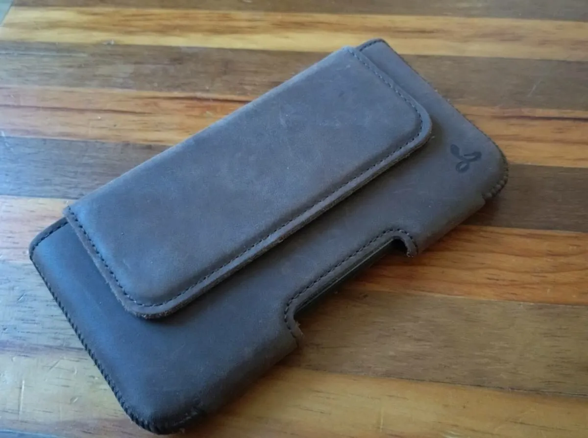 Used Sony Xperia XA2 and Unused Snakehive Case - Image 3