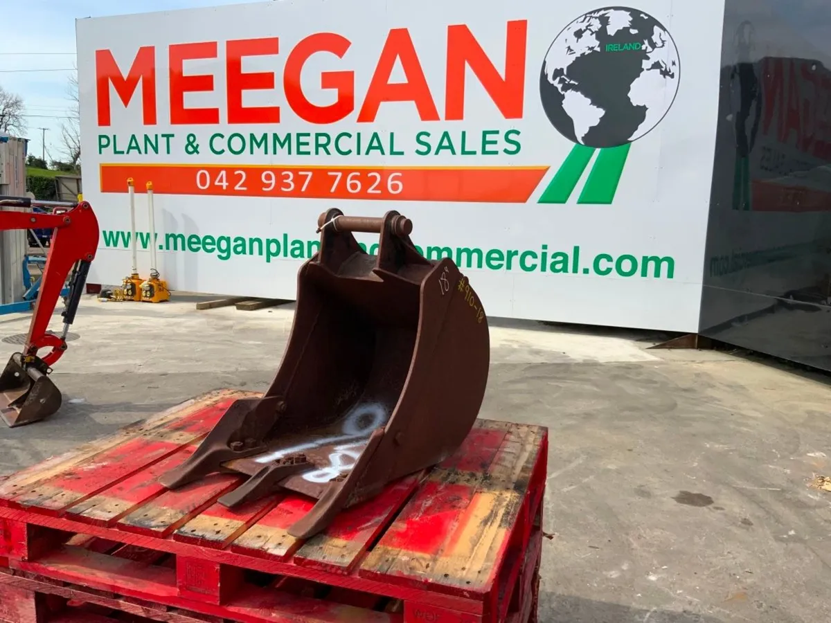 18" JCB DIGGING BUCKET...40mm PINS.....910-18. - Image 2