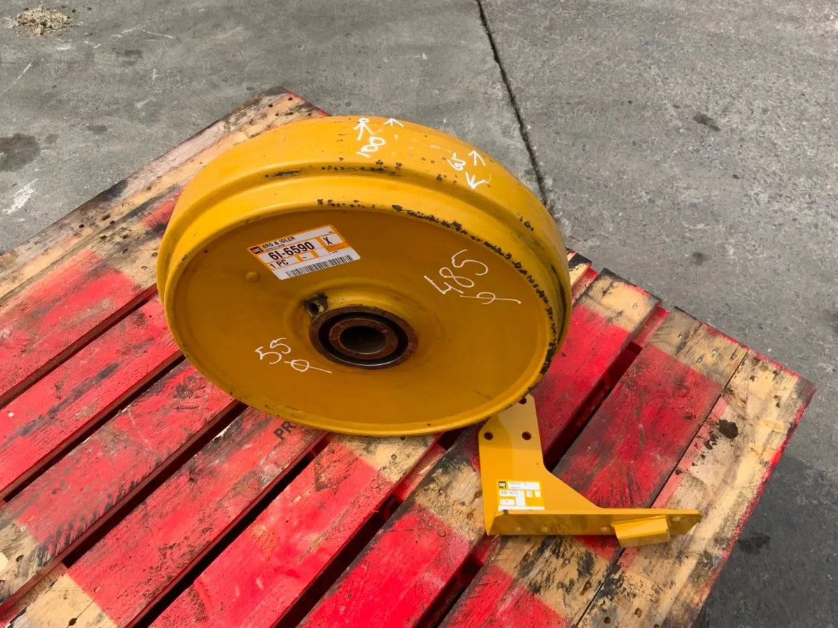 UNUSED CATERPILLAR IDLER PULLEY.......1510. - Image 4