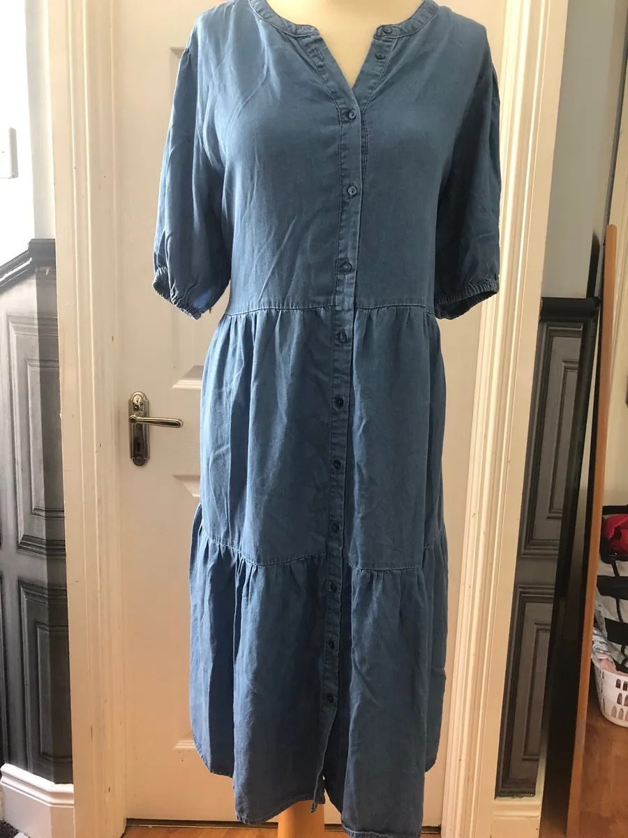 Ladies dress - Image 1