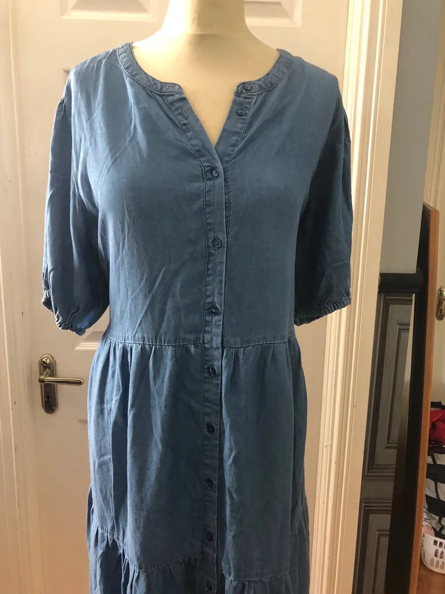 Ladies dress - Image 3