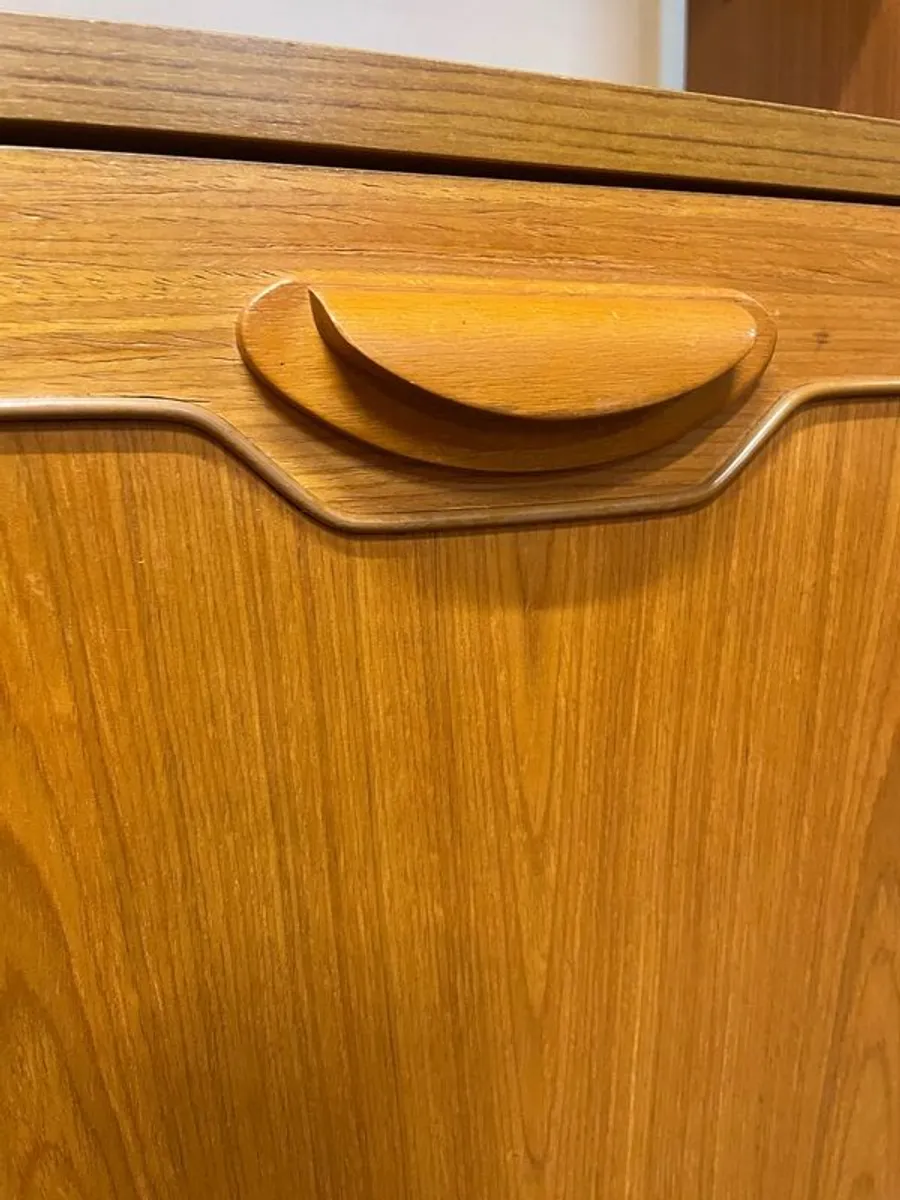 FLASH SALE ! Was 775 Now 580 Euro! A Very Good Mid-Century Bookcase / Room Divider by Stonehill , UK. - Image 4