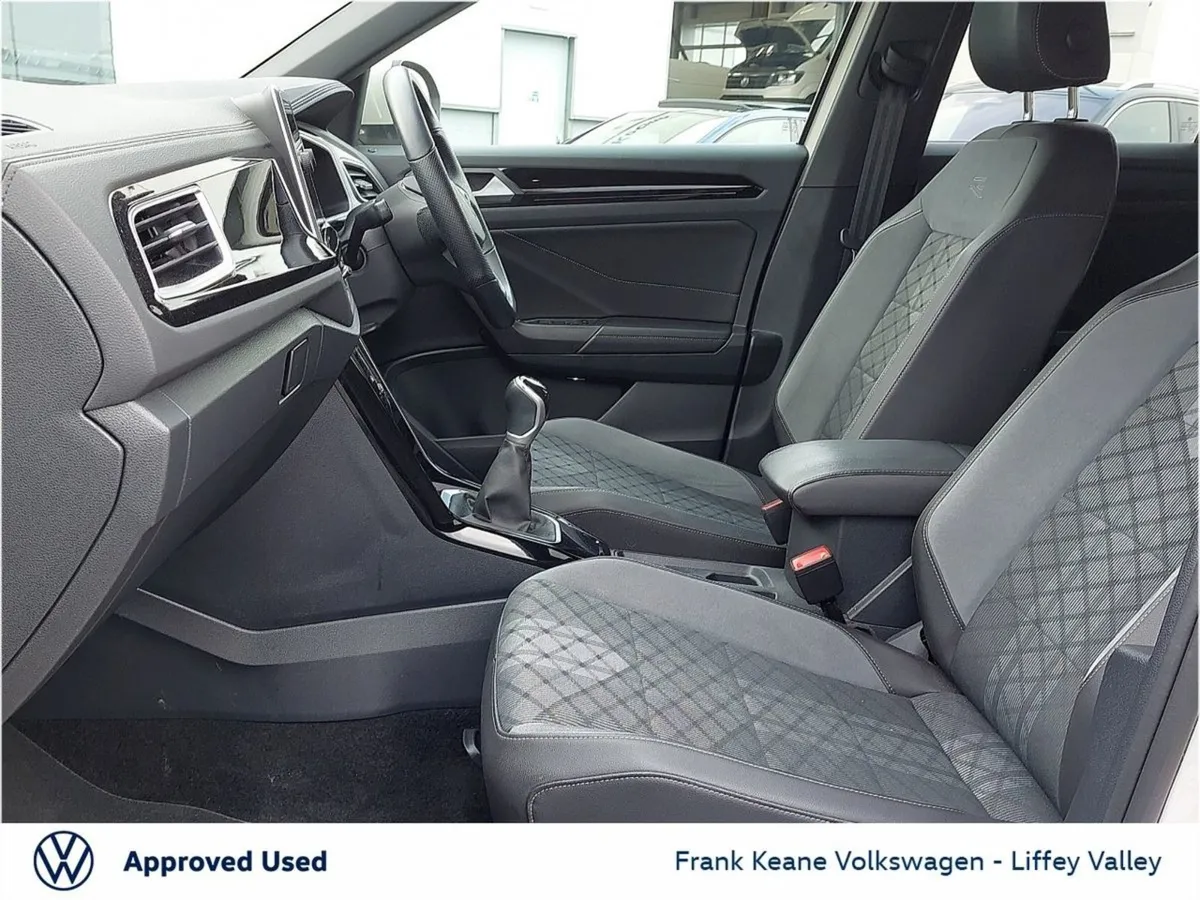 Volkswagen T-Roc R-line Plus 1.0tsi 110BHP  sunro - Image 4