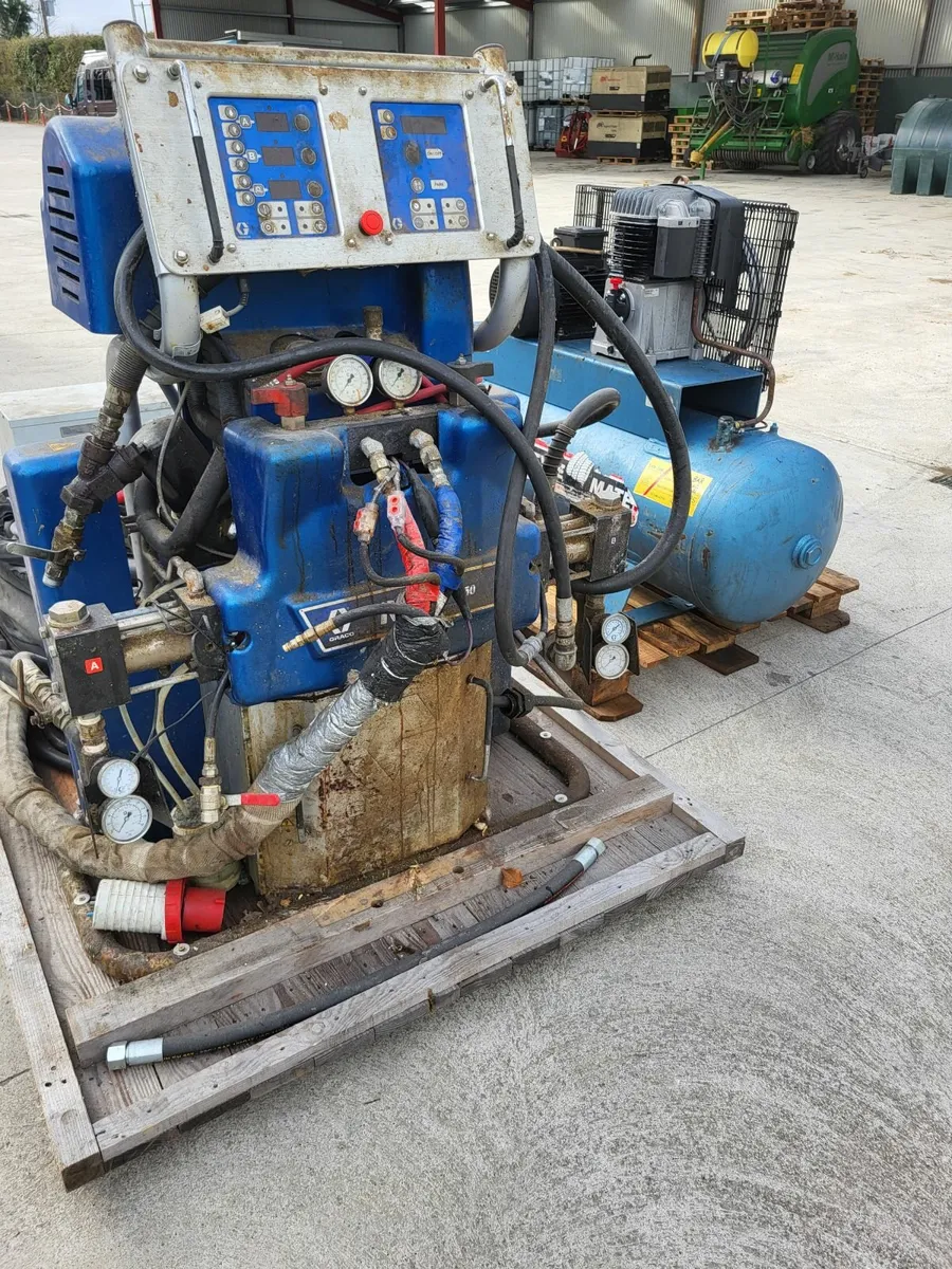 Graco Spray Foam Machine - Image 3