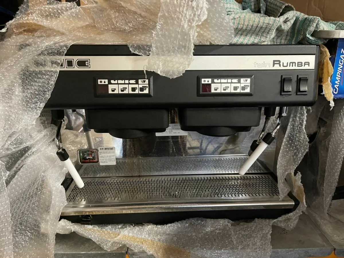 2 x group UNIC coffee machine + Grinder - Image 1