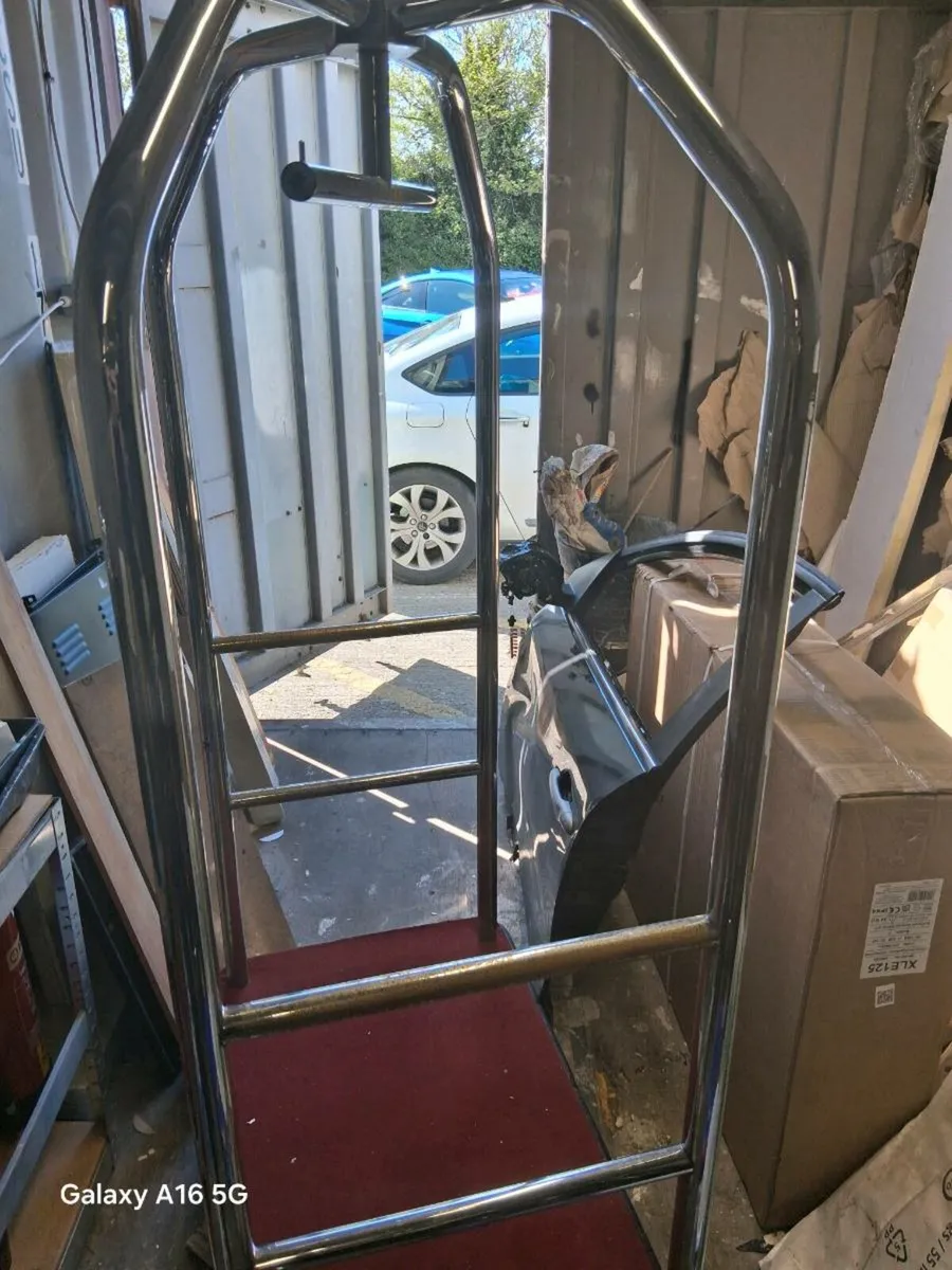 Luggage trolley - Image 1
