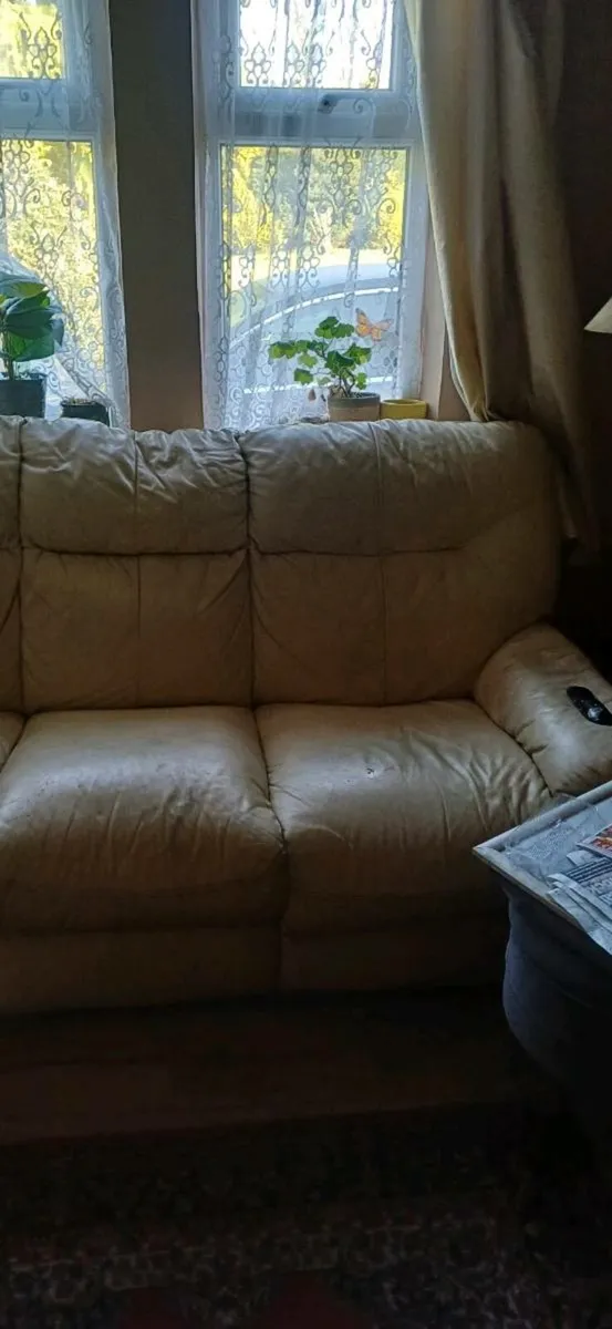 Couches - Image 4