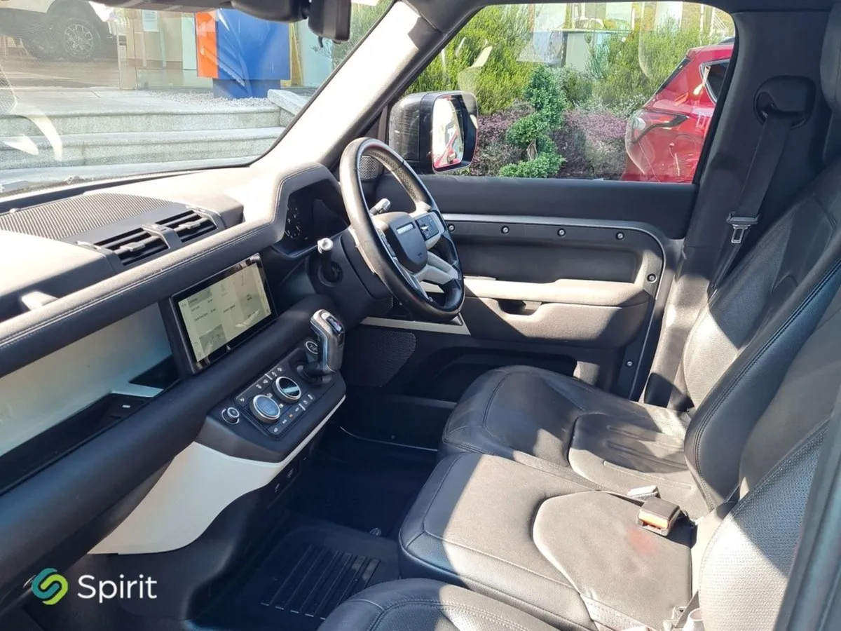 Land Rover Defender Defender 3.0 D Hard TOP - Image 3