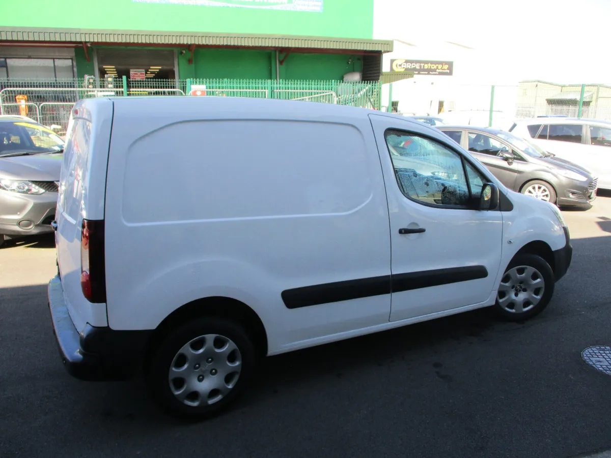 Peugeot Partner Professional  van2017 - Image 4