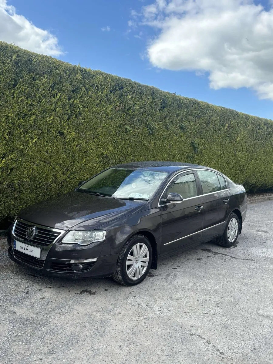 Volkswagen Passat - Image 3