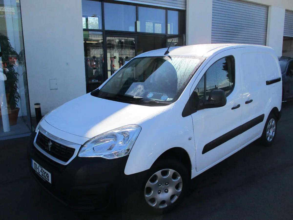 Peugeot Partner Professional  van2017 - Image 1