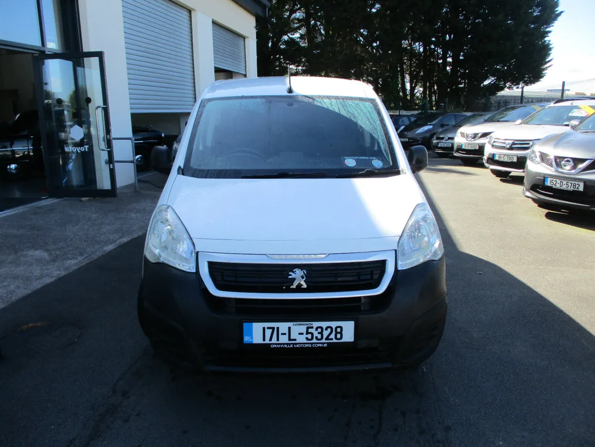 Peugeot Partner Professional  van2017 - Image 2