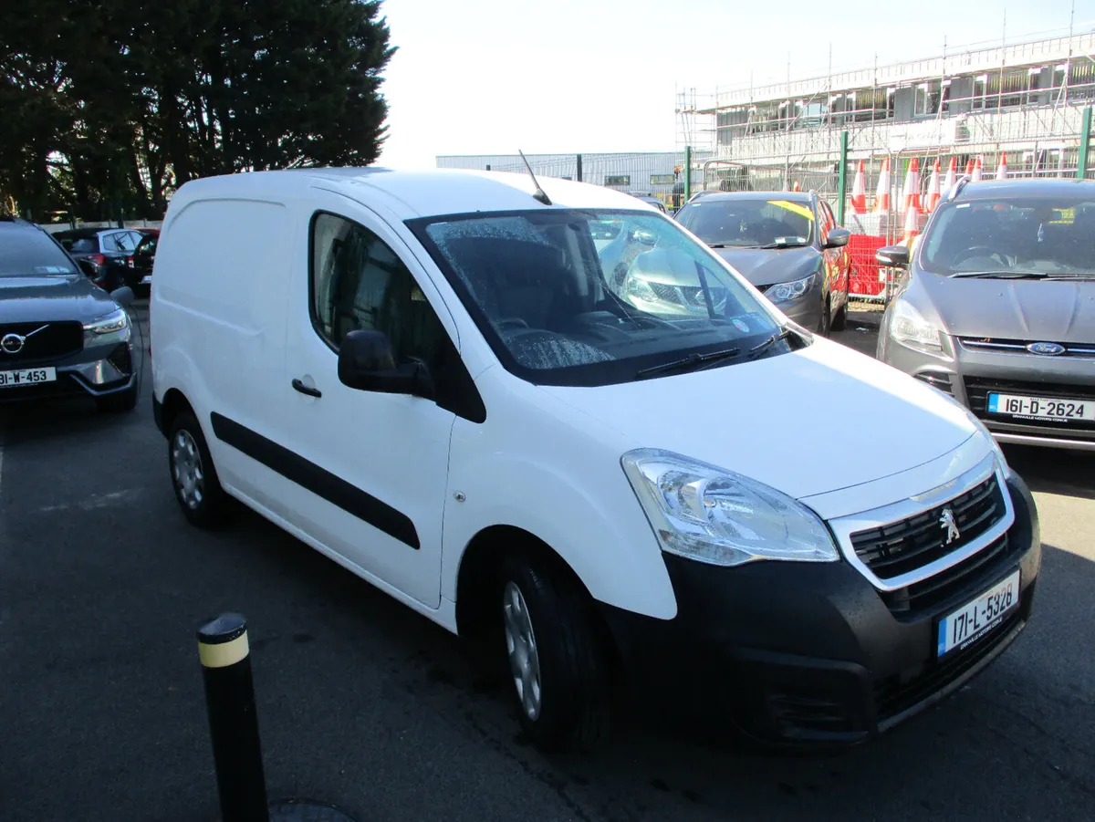 Peugeot Partner Professional  van2017 - Image 3