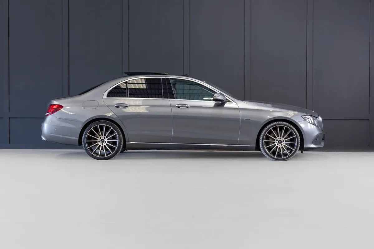2018 Mercedes-Benz E-Class E350e Premium Plus - Image 2