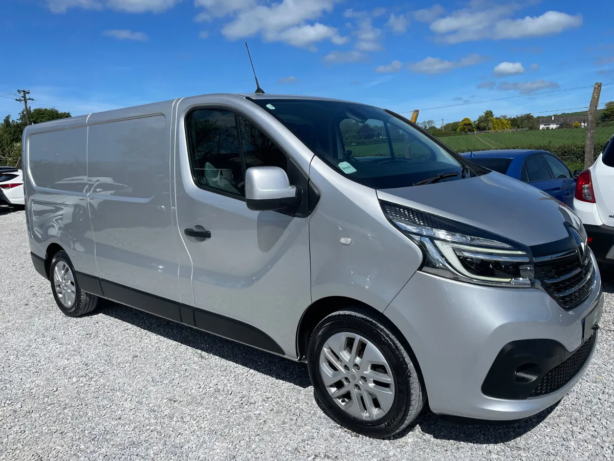 Renault Trafic Sport 2.0 - Image 1