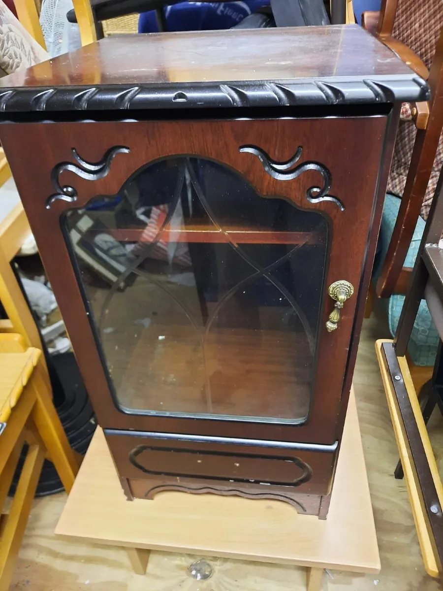 TV cabinet - Image 1
