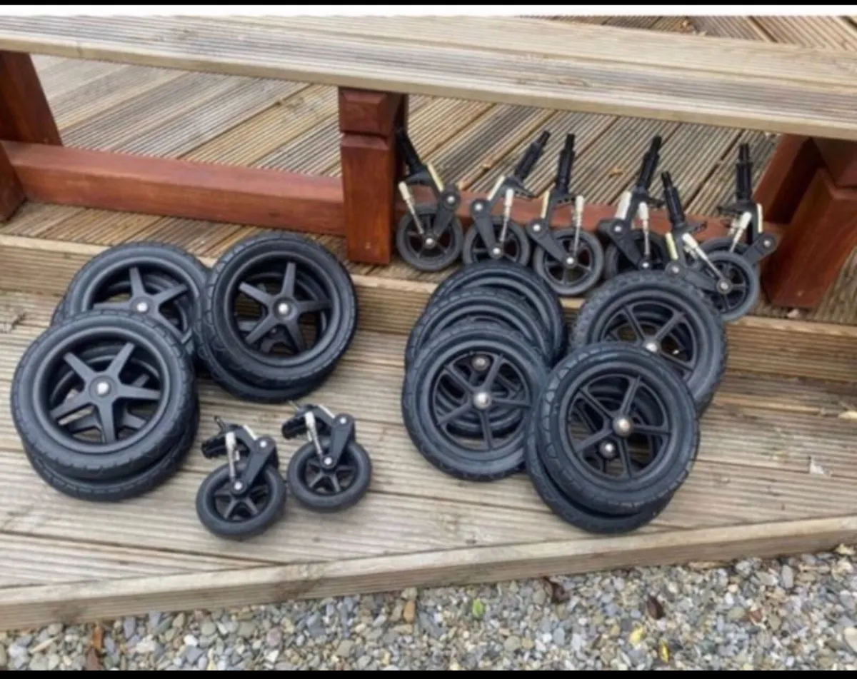 Bugaboo cameleon and Donkey Wheels in Swords - Image 1