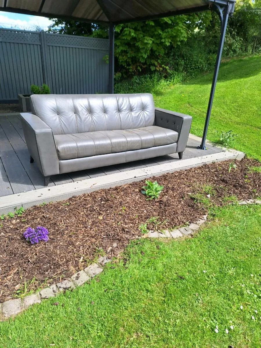 Leather couch - Image 1