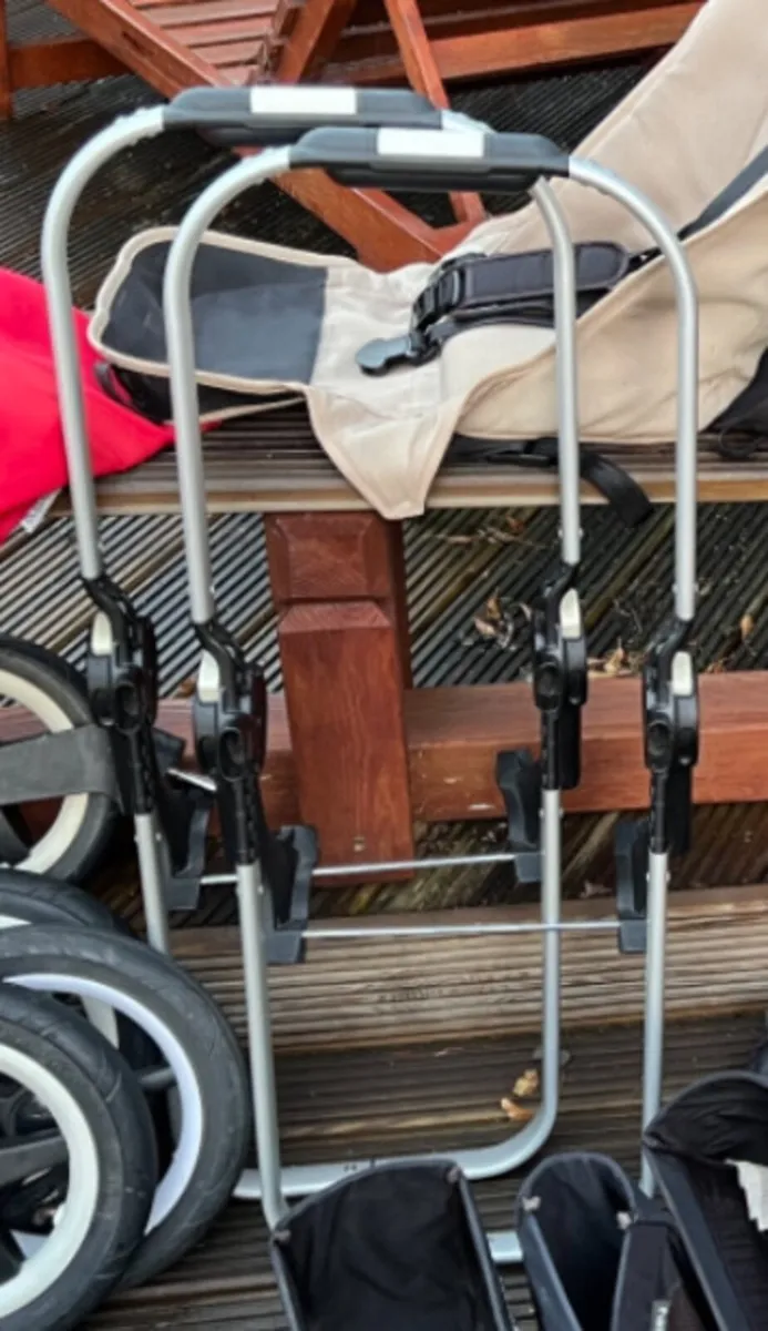 Bugaboo cameleon and Donkey seat frames in Swords - Image 3