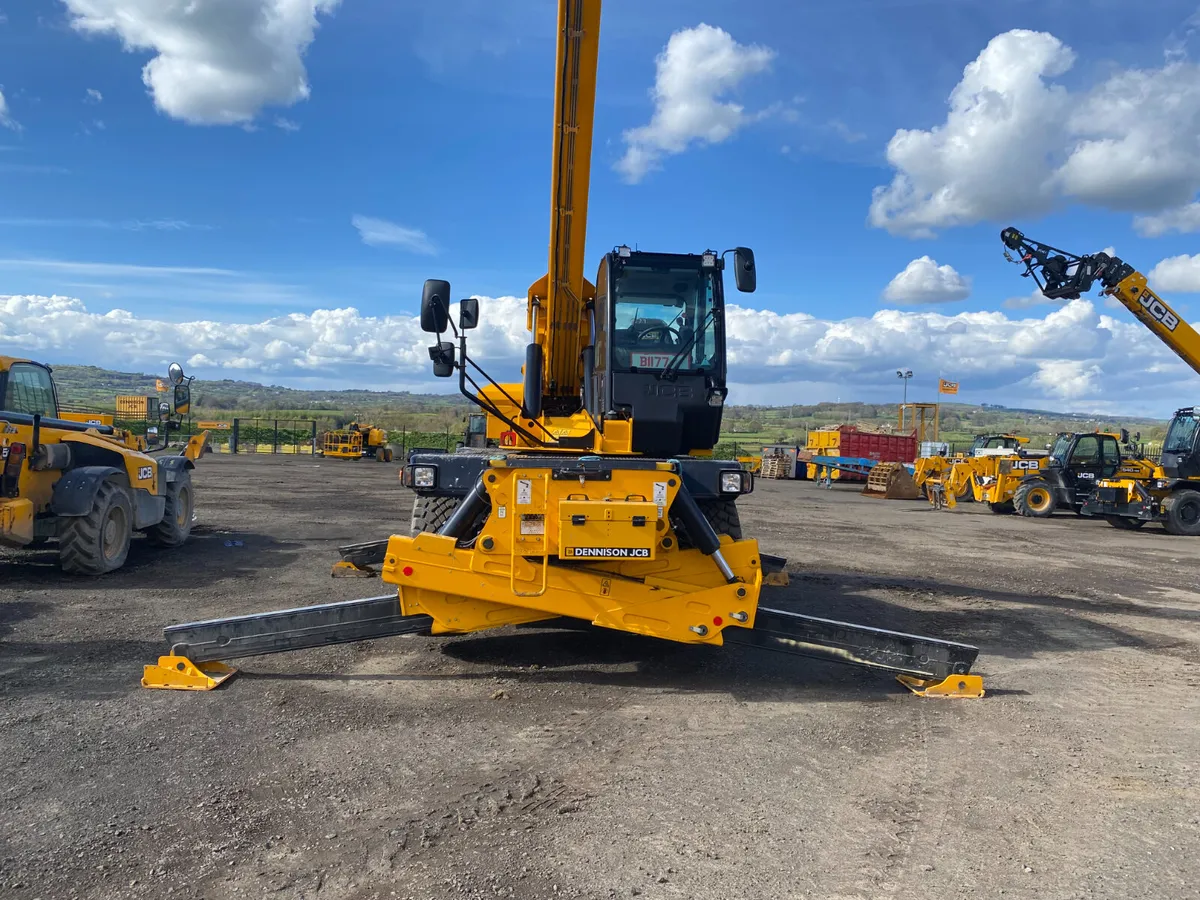 JCB 555P-260R ROTATING TELEHANDLER YEAR 2023 - Image 4