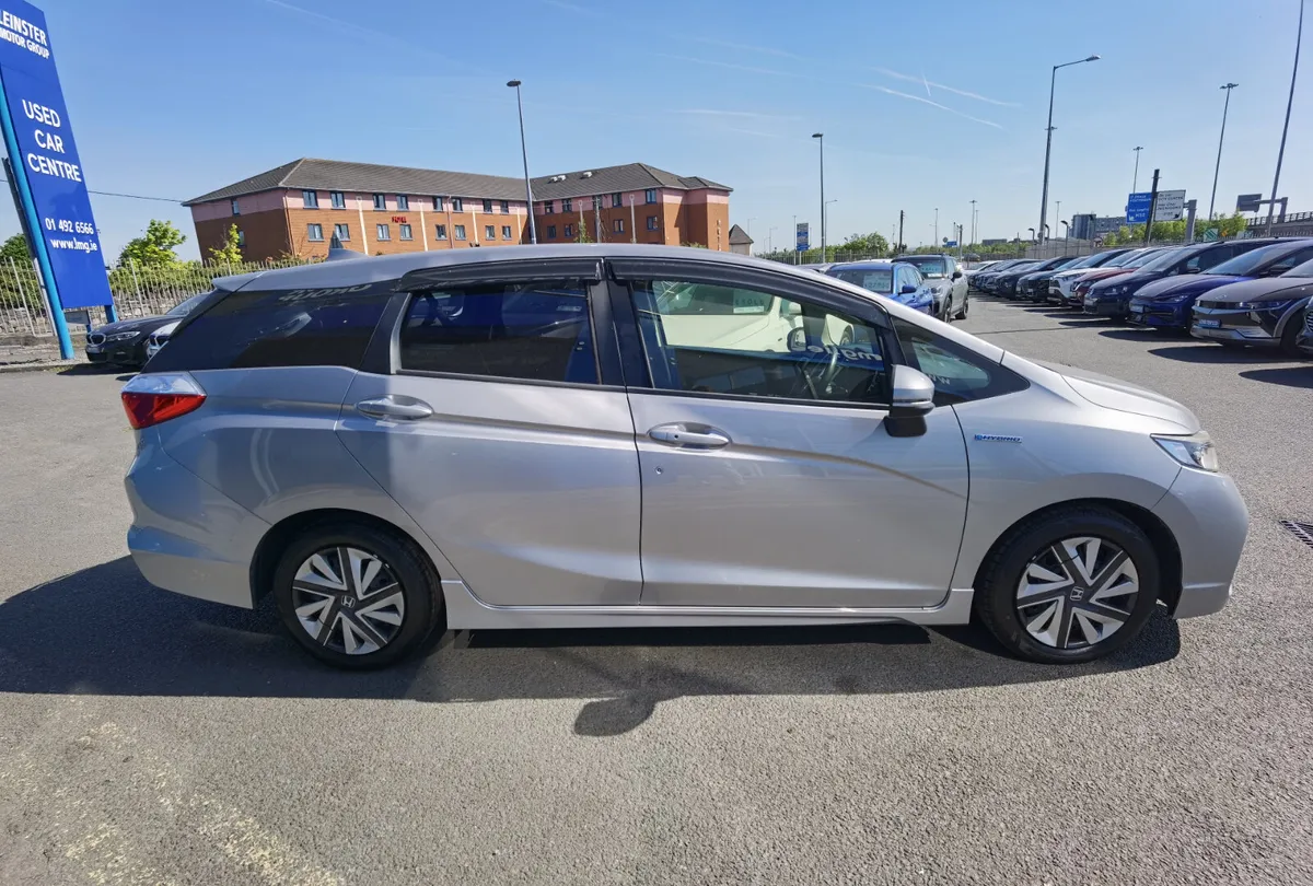 HONDA SHUTTLE 1.5 AUTOMATIC PETROL HYBRID - Image 4