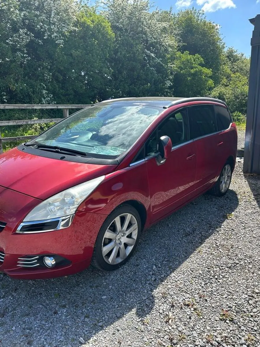 2012 Peugeot 5008 - Image 2