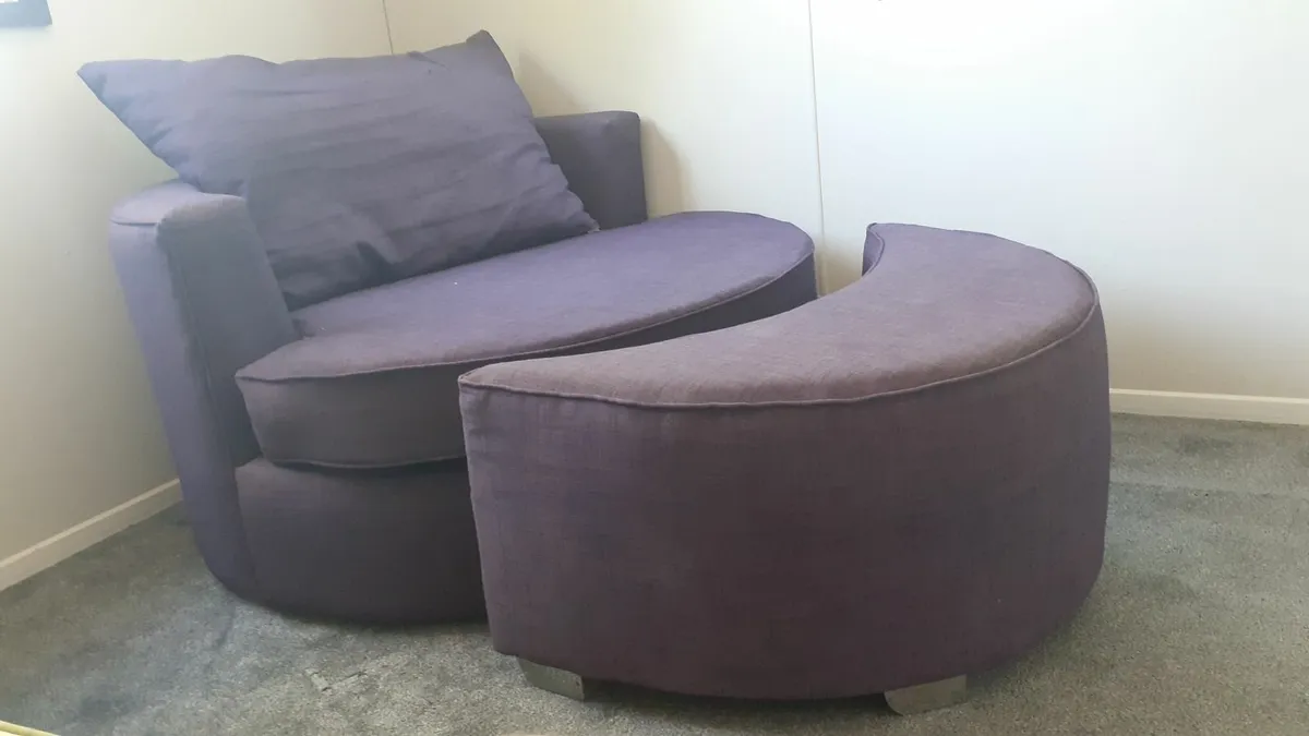 Swivel sofa - Image 1