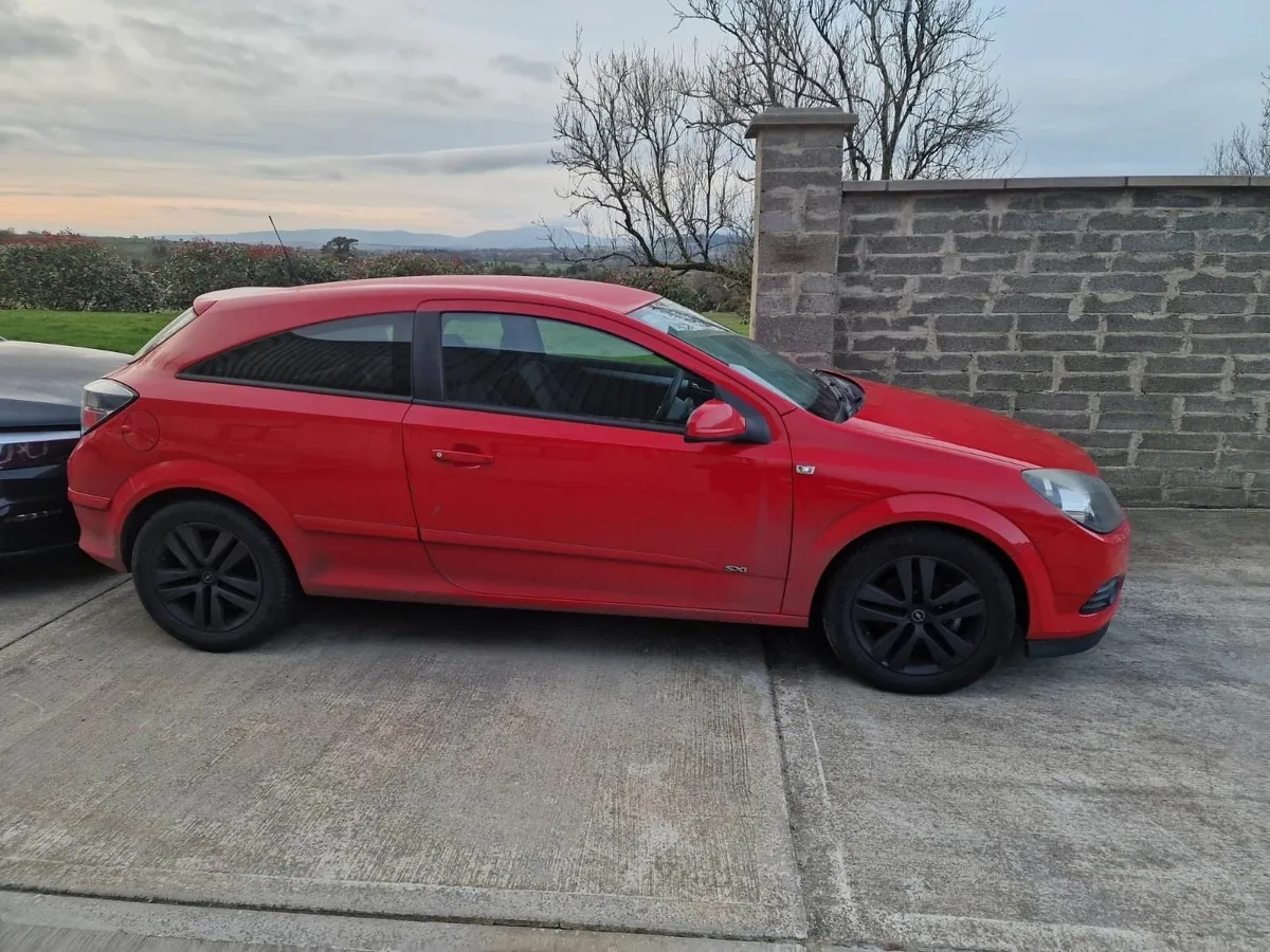 Opel Astra 2009 - Image 1