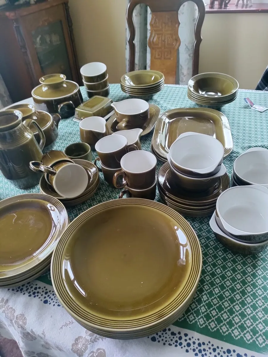Vintage dinner set - Image 1