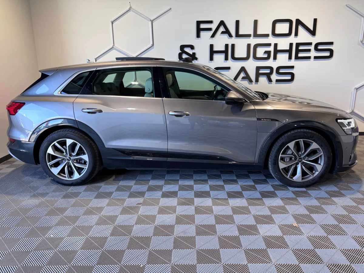 AUDI E-TRON QUATTRO CREAM LEATHER PANORAMI SUNROOF - Image 4