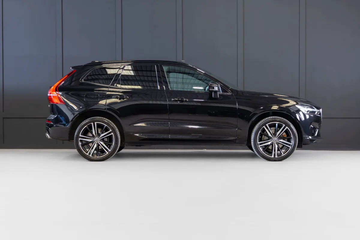 2020 Volvo XC60 T8 R-Design Pro - Image 2
