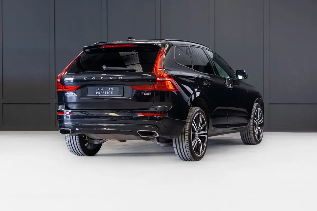 2020 Volvo XC60 T8 R-Design Pro - Image 3