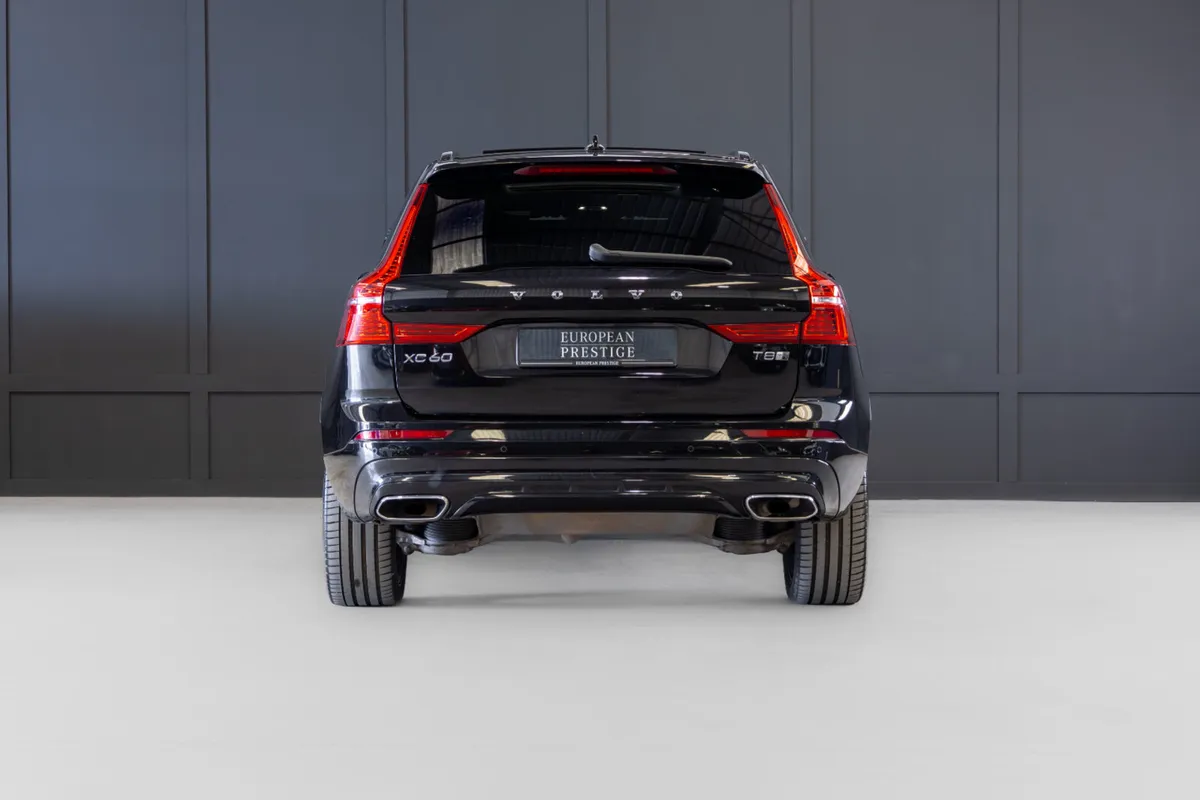 2020 Volvo XC60 T8 R-Design Pro - Image 4