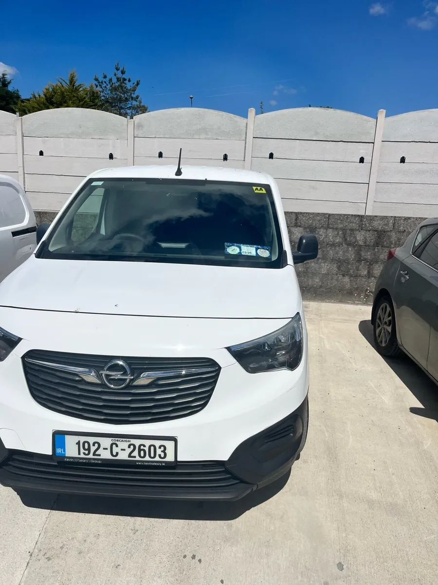 Opel Combo vans - Image 1