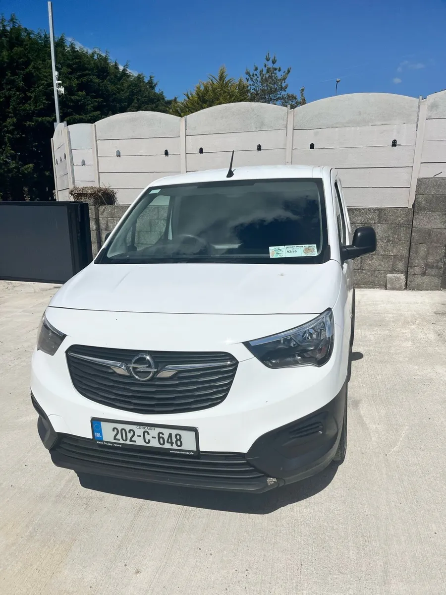 Opel Combo vans - Image 2