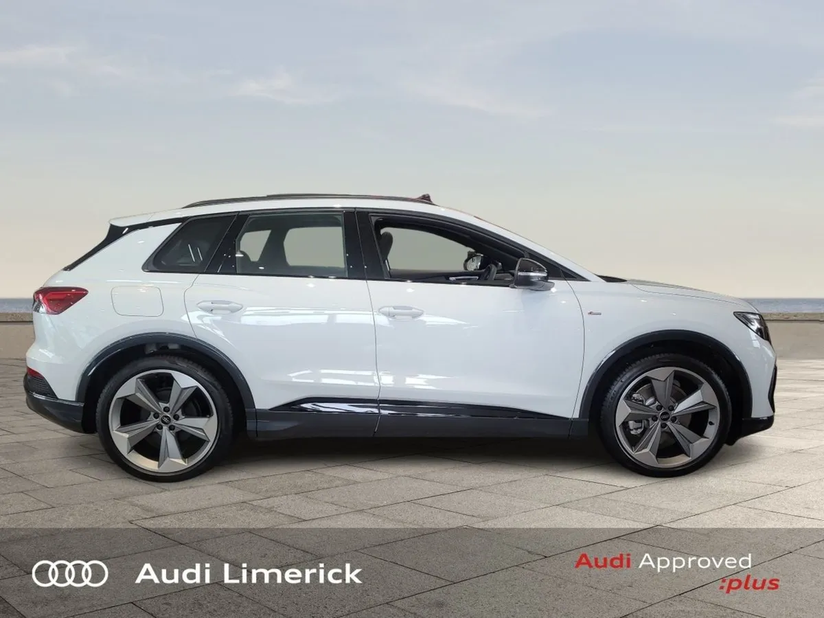 Audi Q4 E-tron S Line 45 Black Edition - Image 3