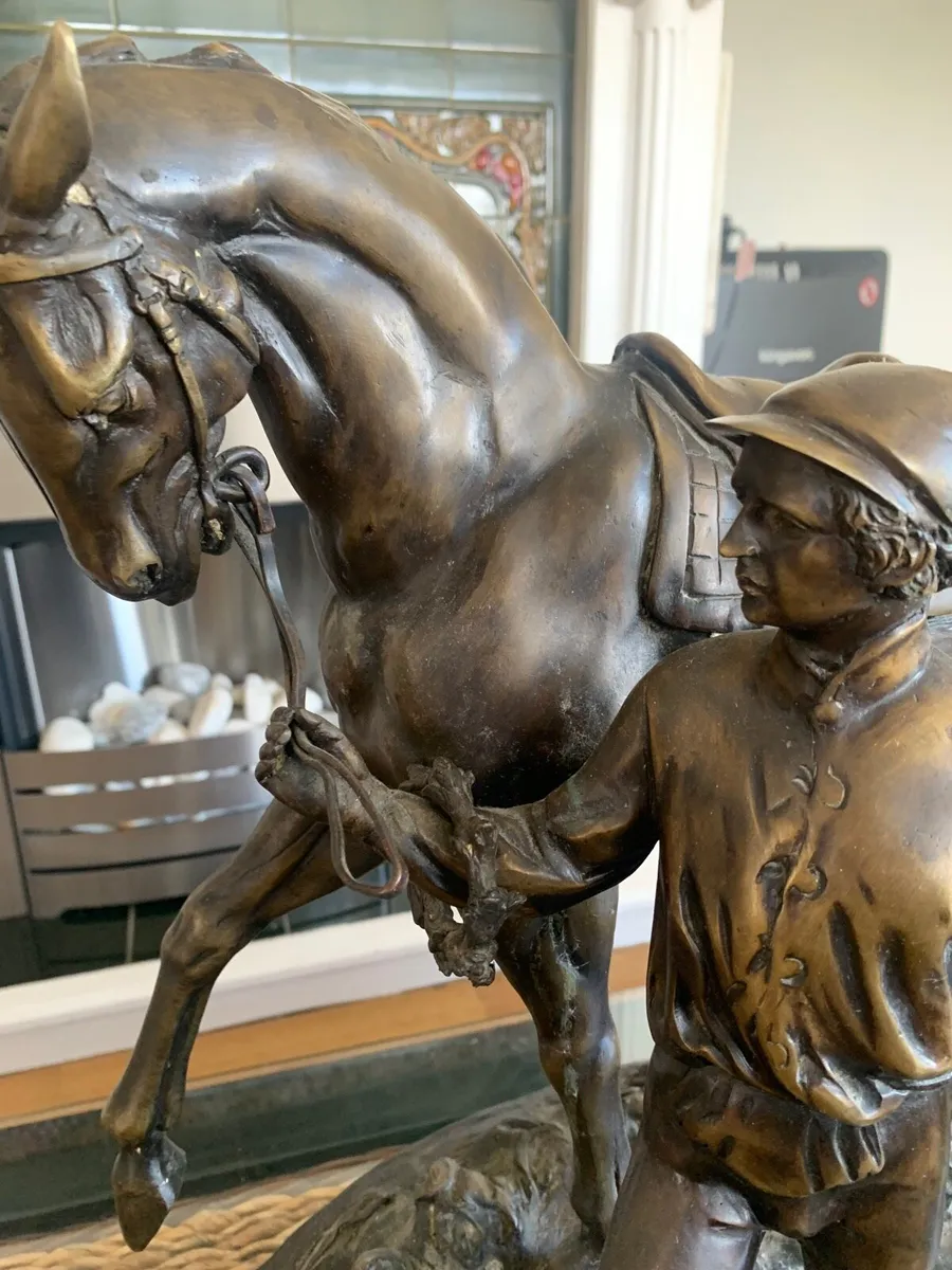“Winning horse”bronze statue - Image 4