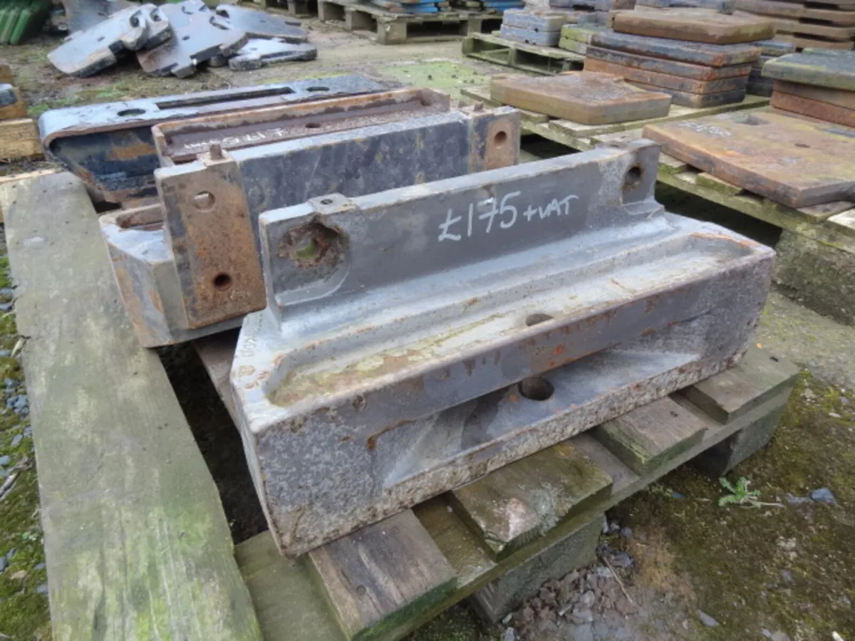 MF Massey Ferguson Suitcase Tractor Weight Carrier - Image 4