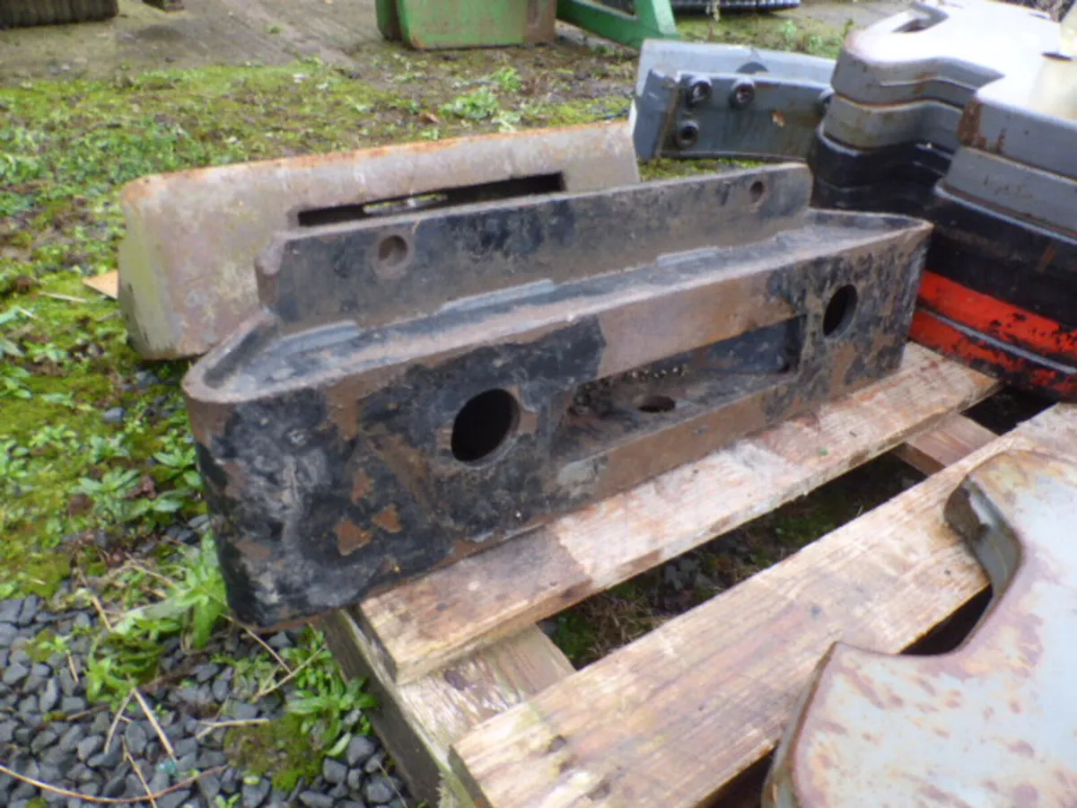 MF Massey Ferguson Suitcase Tractor Weight Carrier - Image 2