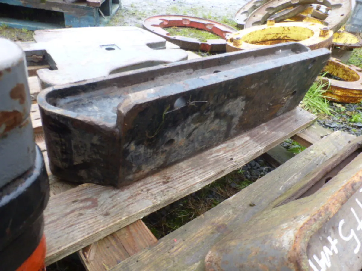 MF Massey Ferguson Suitcase Tractor Weight Carrier - Image 3