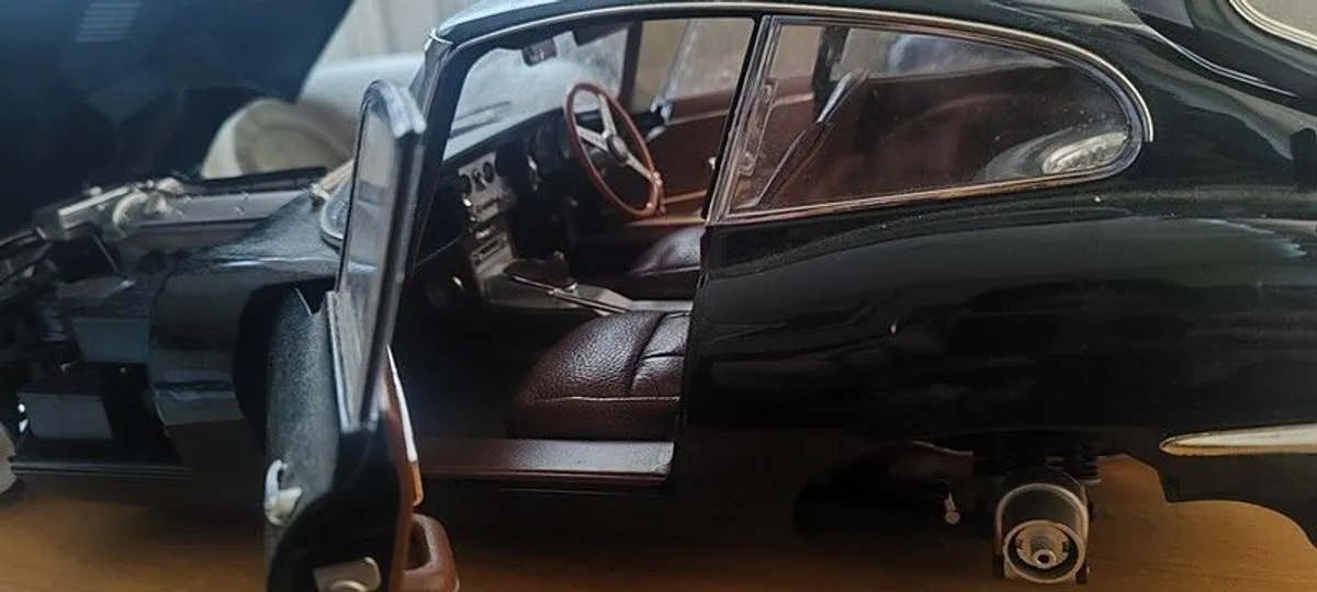 Jaguar E-Type 1/8 - Image 4