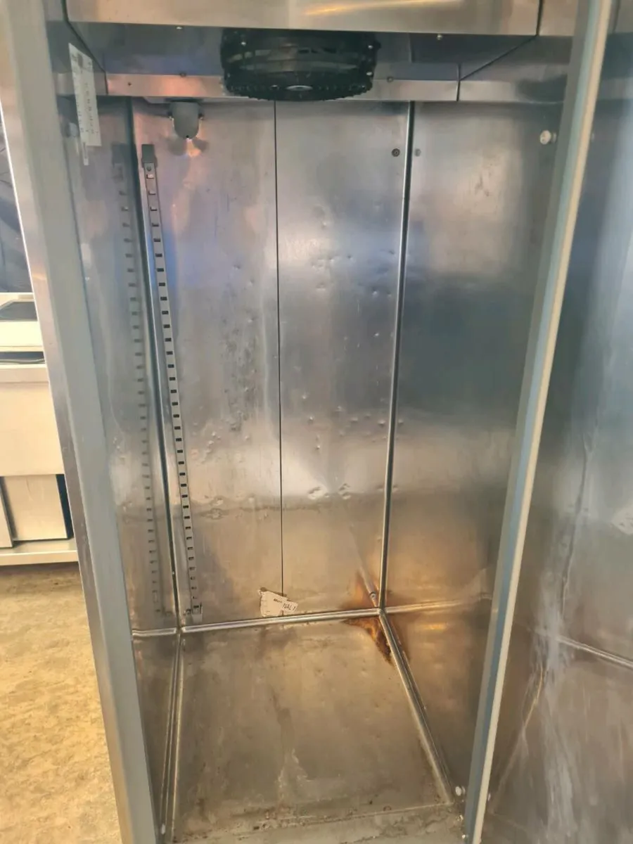 Infricool Commercial Fridge (No Shelves) - Image 2