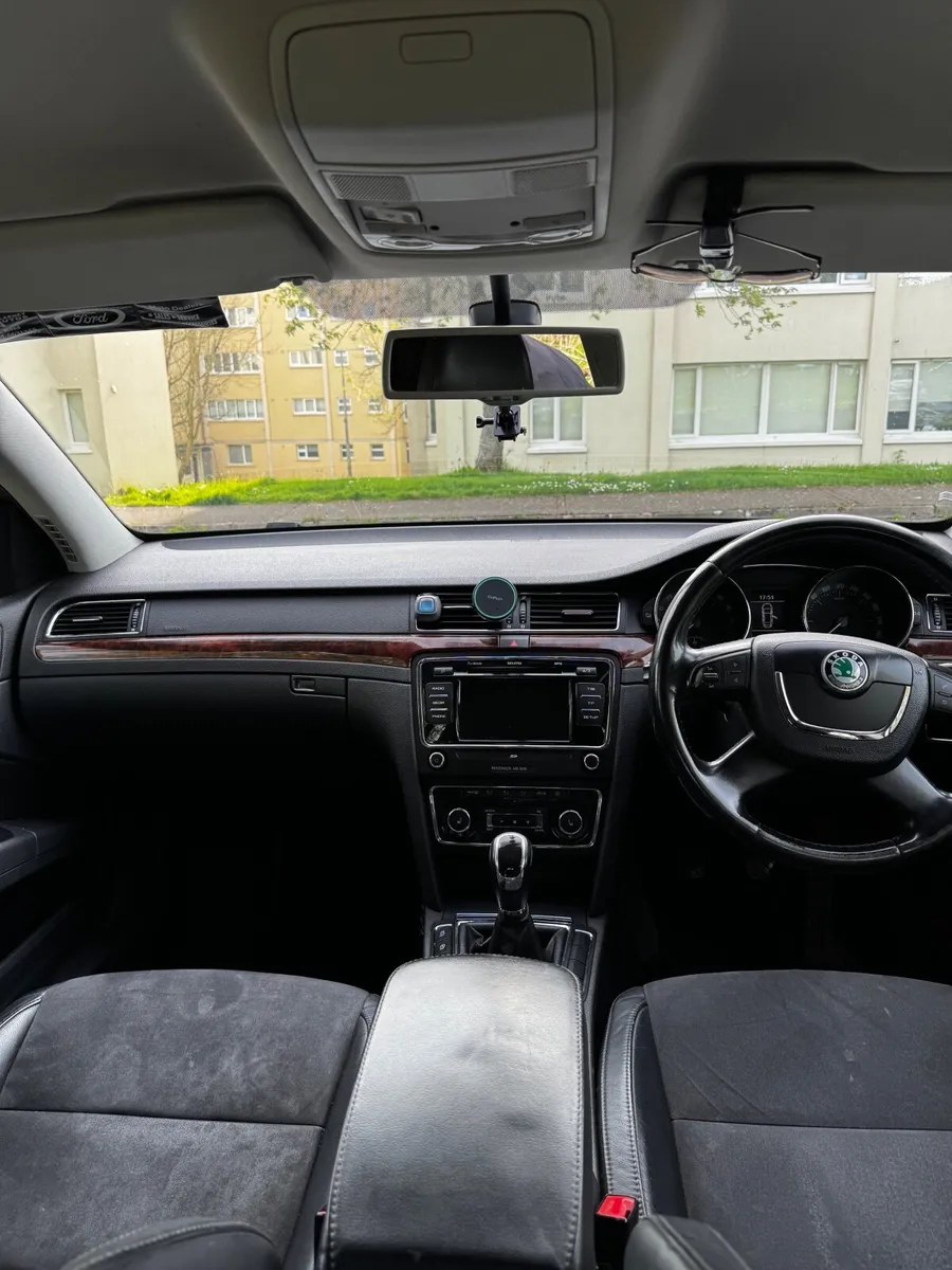 Skoda Superb 2012 - Image 3