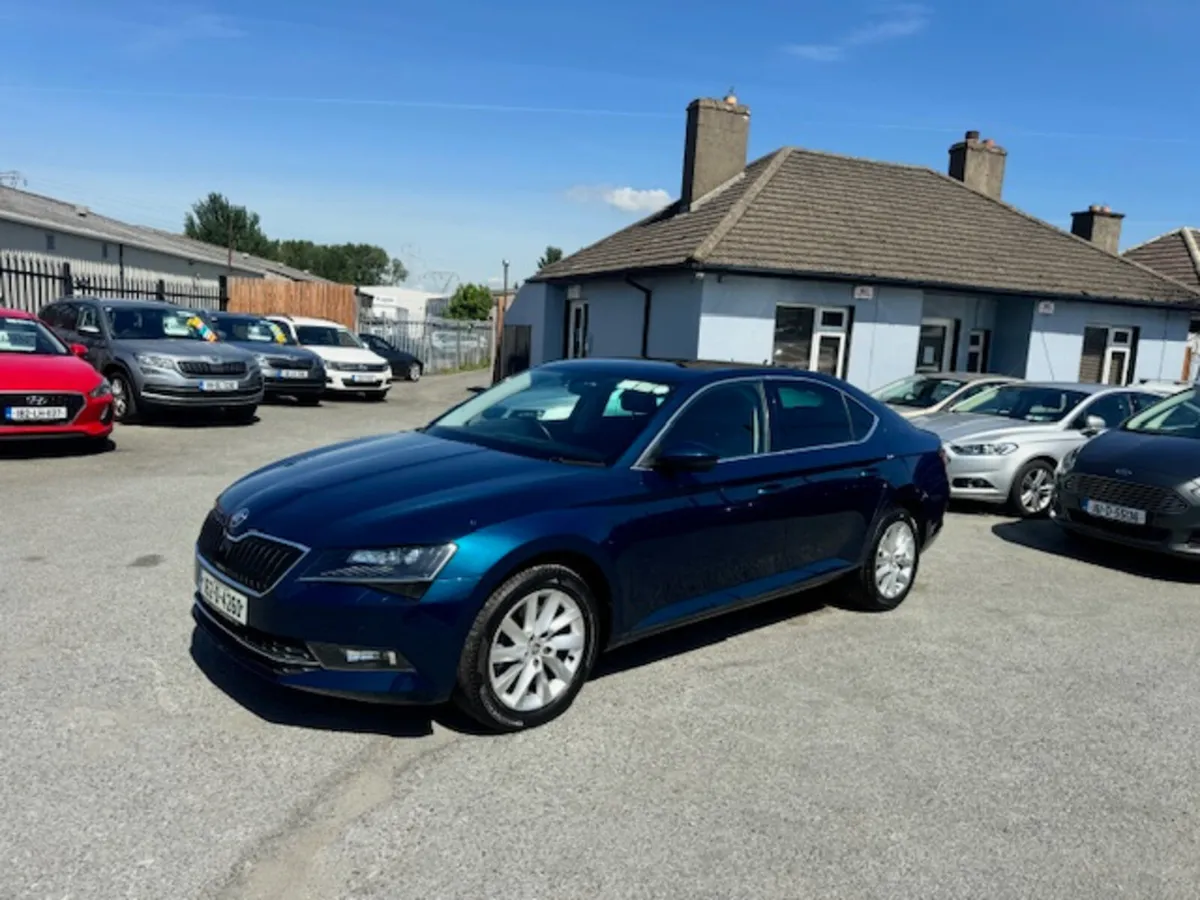 Skoda Superb 2016 EXTREMELY RARE SUPERB 4X4 190BHP - Image 4