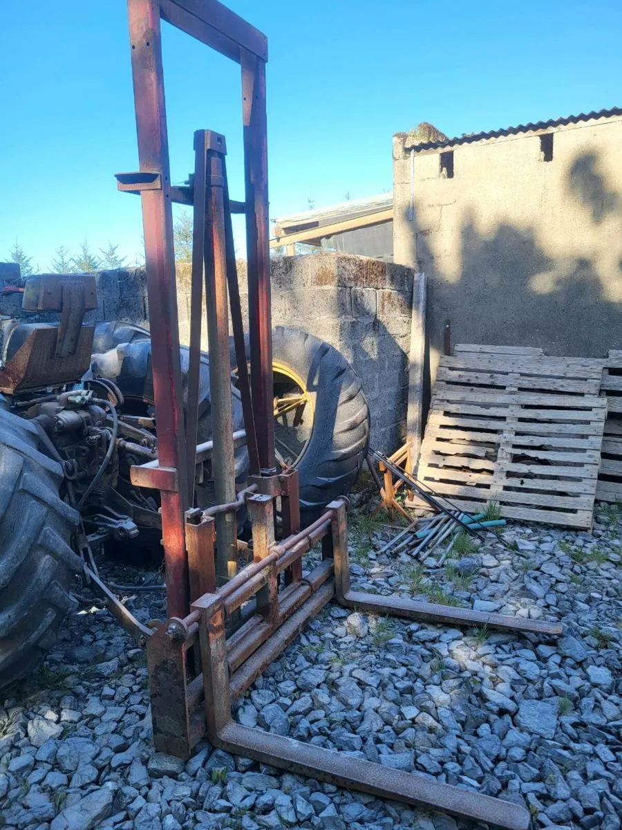 Rear fork lift - Image 1