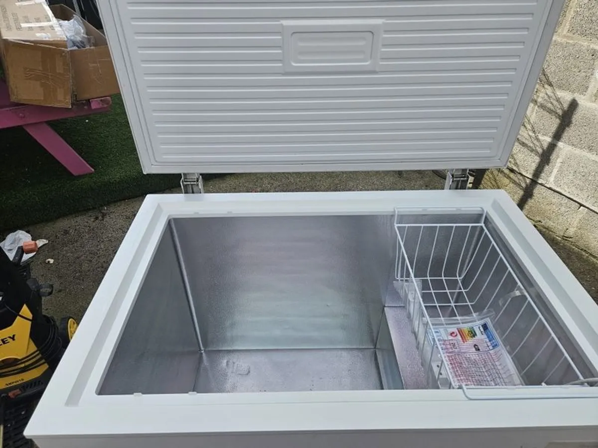 Chest Freezer Brand New - Image 2