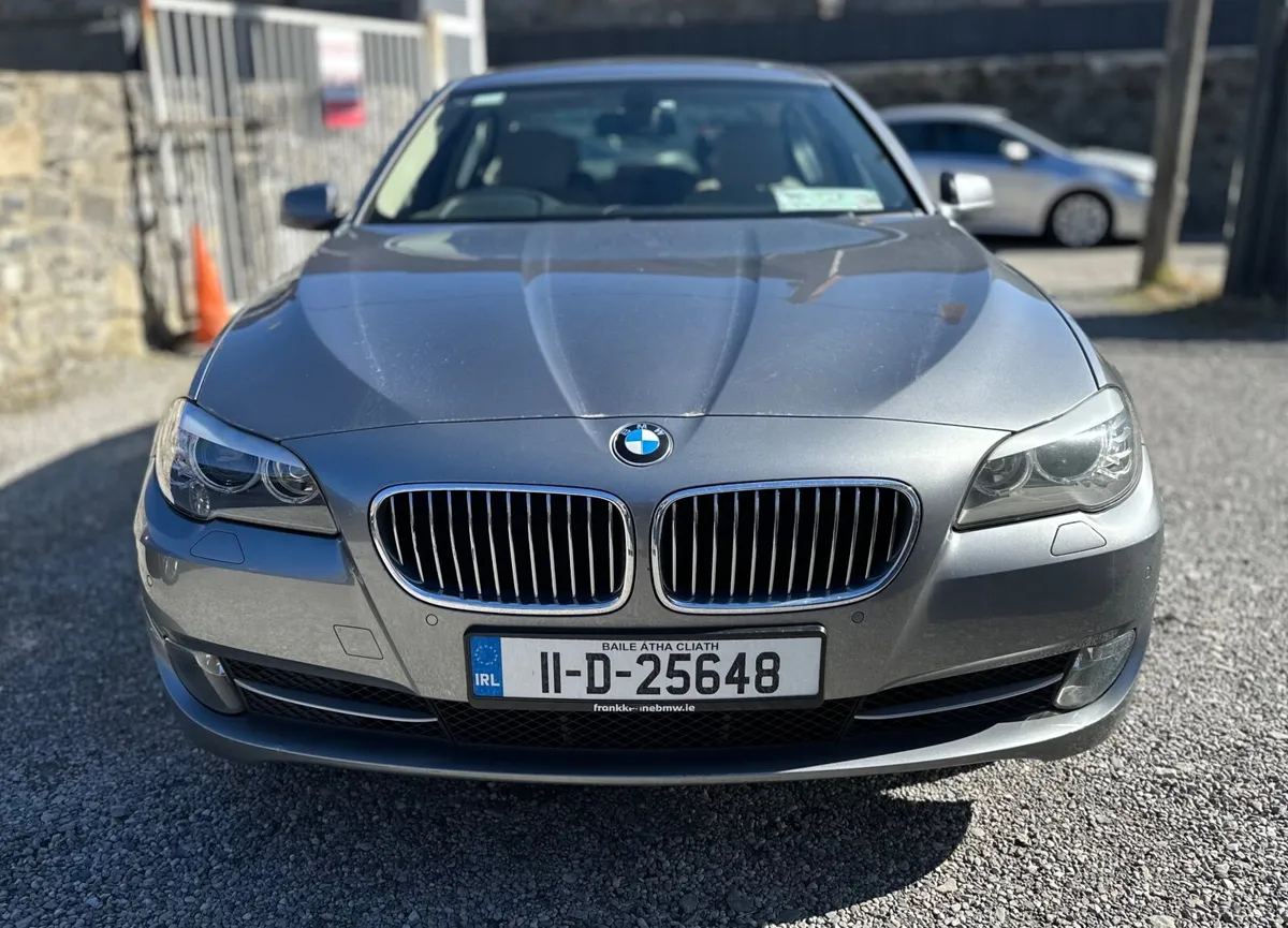 BMW 5-Series 2011 - Image 1