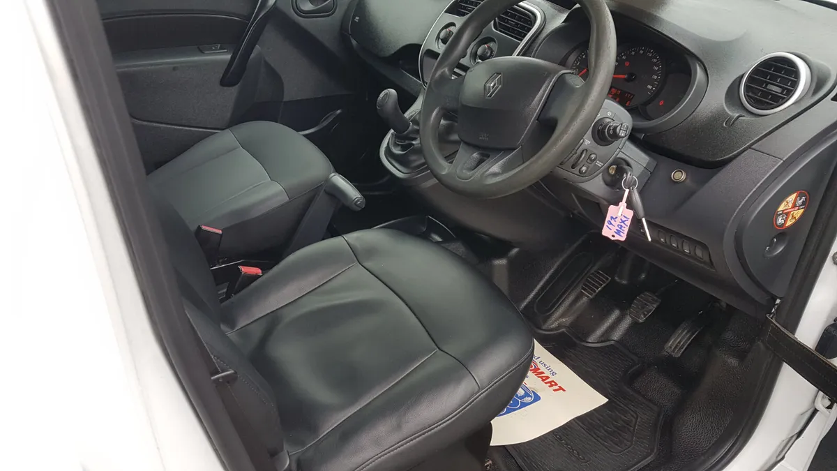 Renault Kango MAXI 192D AS NEW VAT INVOICE - Image 4