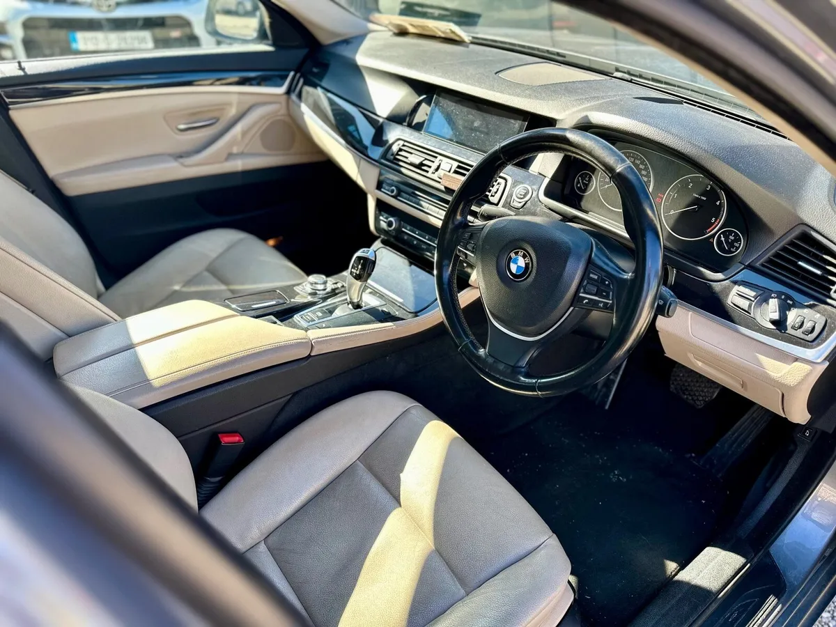 BMW 5-Series 2011 - Image 4