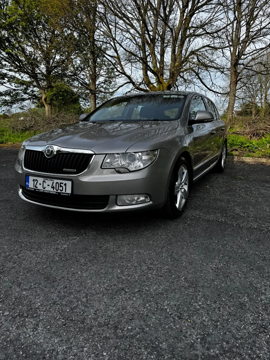 Skoda Superb 2012 - Image 1